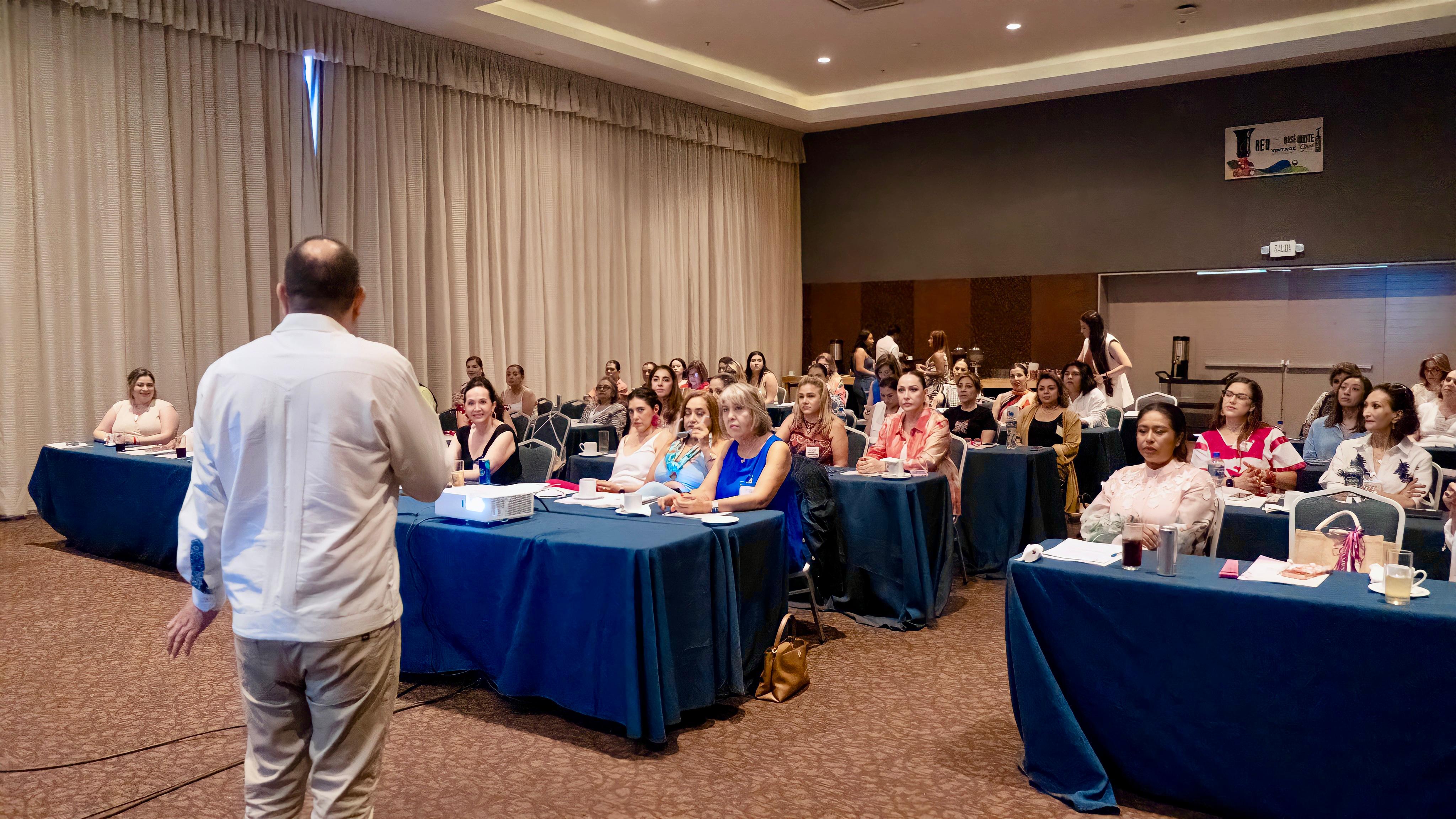 Fotografía del evento Poder voz y liderazgo con limites